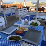 Pensión Mitos