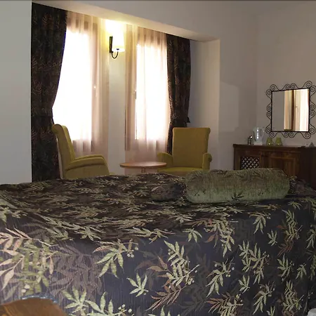 Guest house Mitos 4*