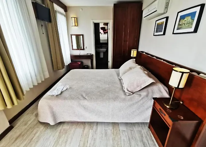 Mitos Gasthuis Tenedos